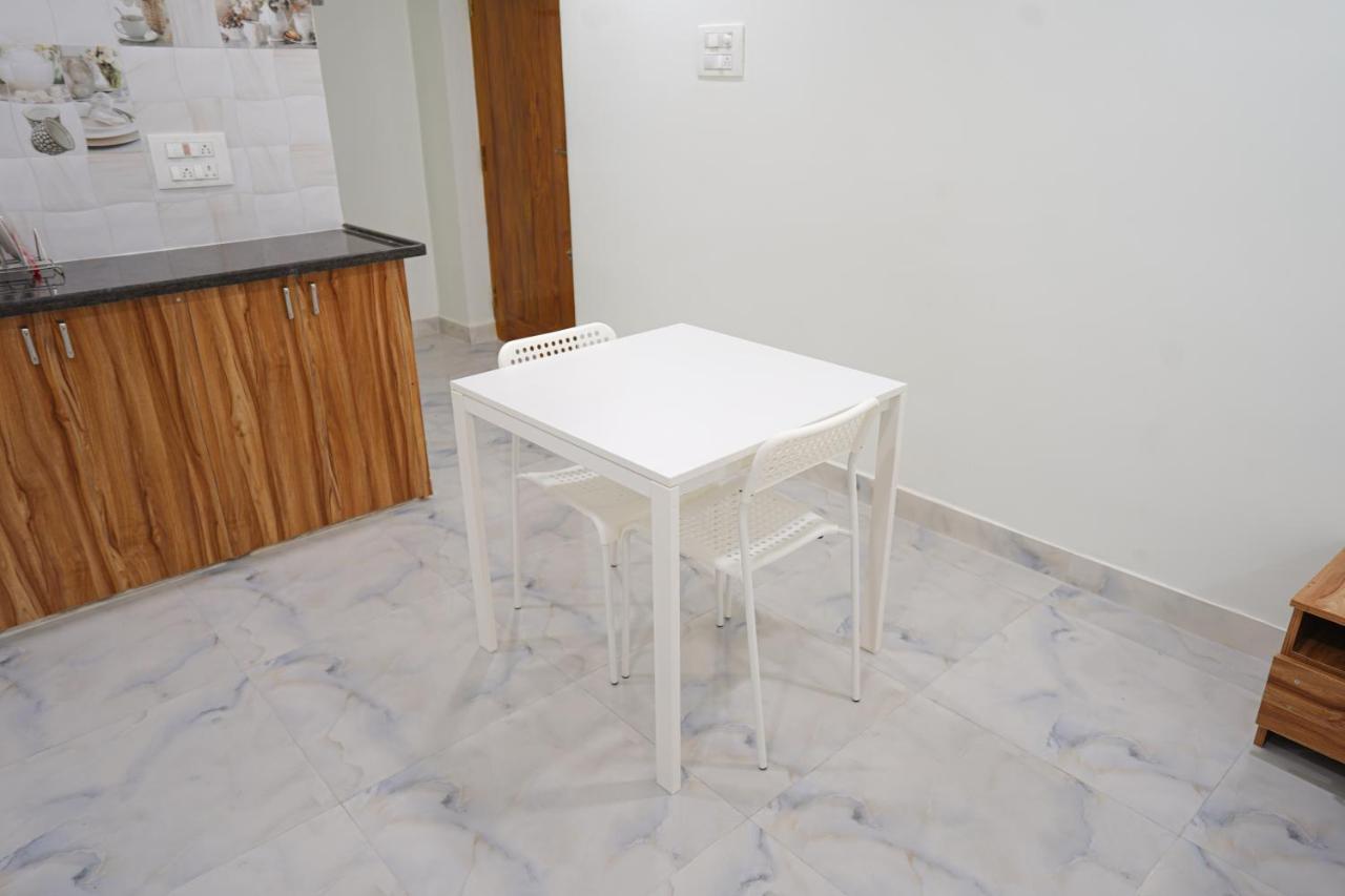 Mahasri Studio Apartments- Brand New Fully Furnished Air Conditioned Studio Apartments Tirupati Kültér fotó