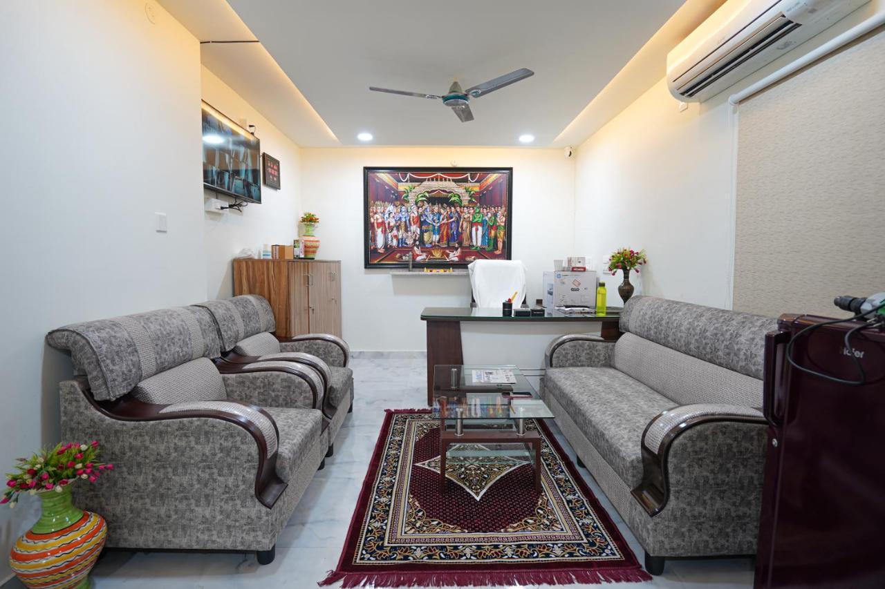 Mahasri Studio Apartments- Brand New Fully Furnished Air Conditioned Studio Apartments Tirupati Kültér fotó